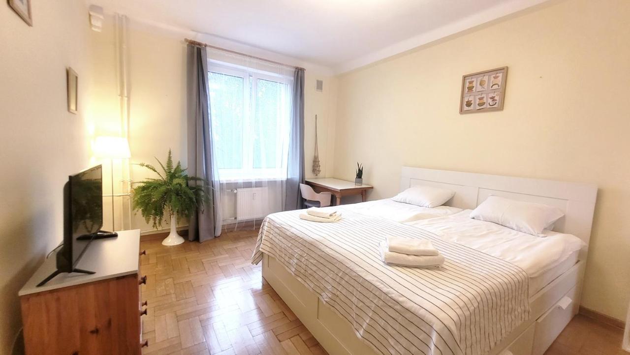 ורשה Happy Life - Apartment Next To Metro Station מראה חיצוני תמונה