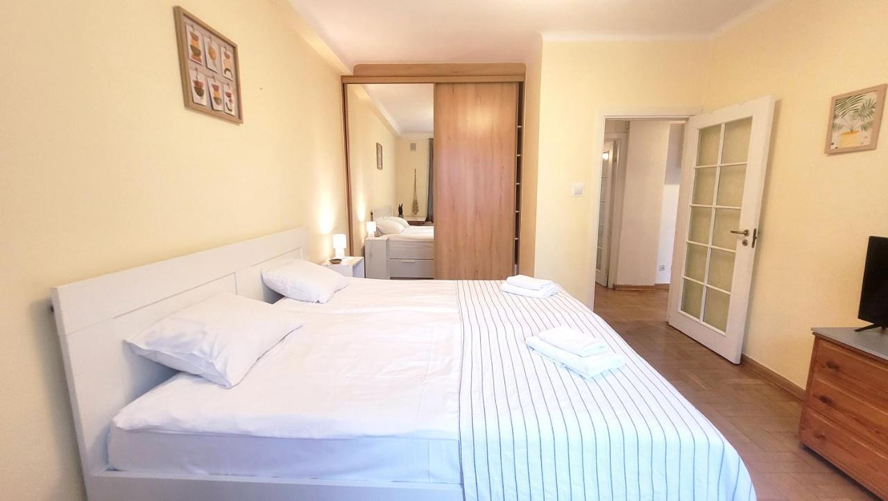 ורשה Happy Life - Apartment Next To Metro Station מראה חיצוני תמונה