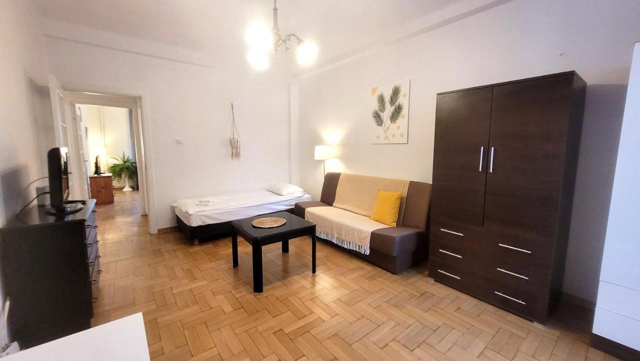 ורשה Happy Life - Apartment Next To Metro Station מראה חיצוני תמונה