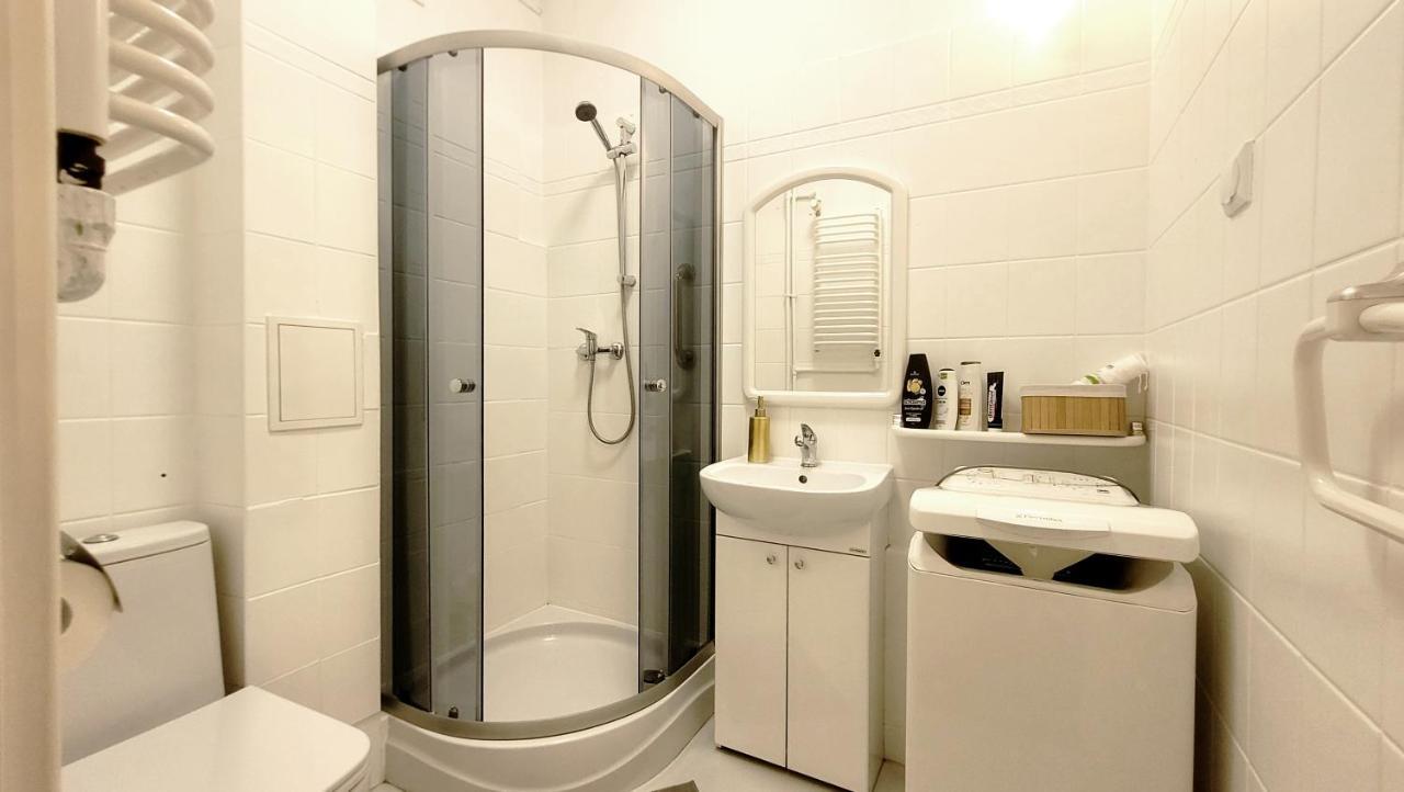 ורשה Happy Life - Apartment Next To Metro Station מראה חיצוני תמונה